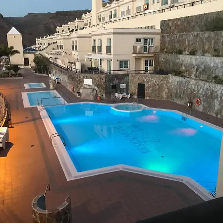 With Jacuzzi And Pool Access Holiday home *