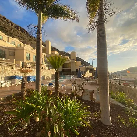 Holiday home With Jacuzzi And Pool Access
