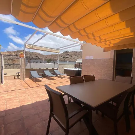 With Jacuzzi And Pool Access *