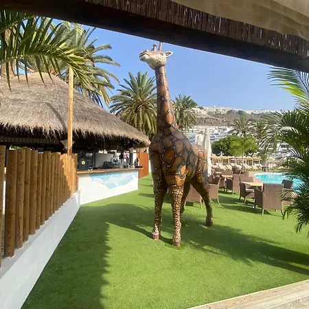 Spacious With Private Jacuzzi And Pool Access בית נופש *