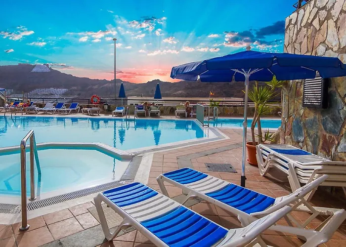Spacious With Private Jacuzzi And Pool Access *