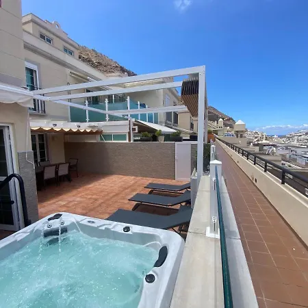 Semesterbostad Spacious With Private Jacuzzi And Pool Access