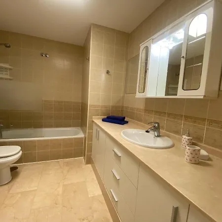 Semesterbostad Spacious With Private Jacuzzi And Pool Access *