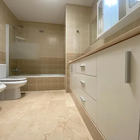 Semesterbostad Spacious With Private Jacuzzi And Pool Access