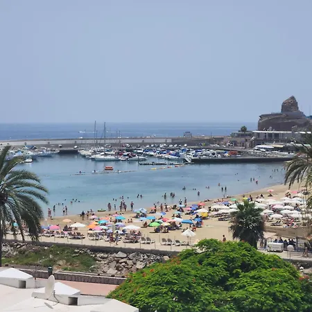 Spacious With Private Jacuzzi And Pool Access Semesterbostad