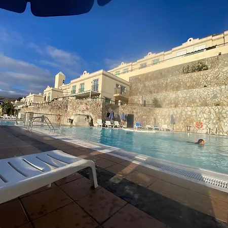 Semesterbostad Spacious With Private Jacuzzi And Pool Access