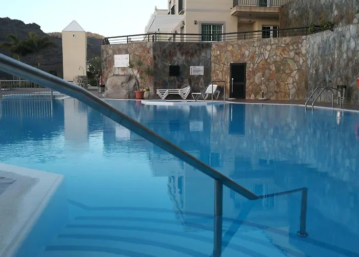 Spacious With Private Jacuzzi And Pool Access