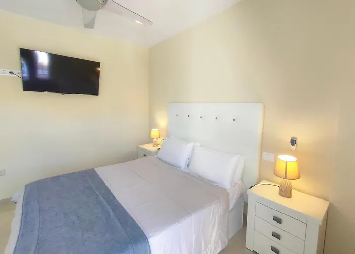 Spacious With Private Jacuzzi And Pool Access