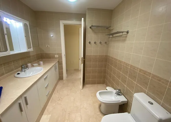 Dom wakacyjny Spacious With Private Jacuzzi And Pool Access *