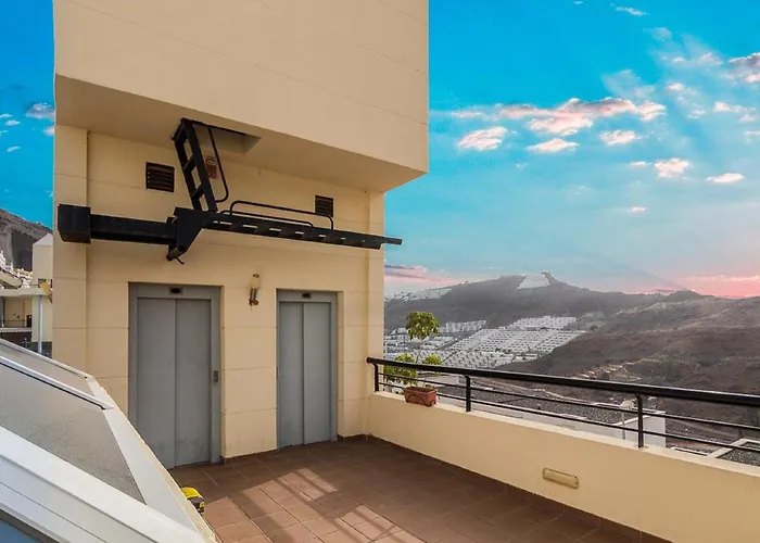 Spacious With Private Jacuzzi And Pool Access *